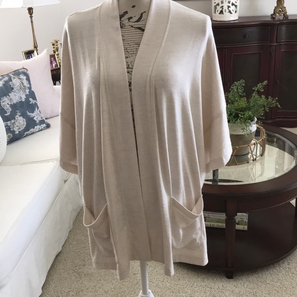 Gap Tops - Creamy dreamy comfortable coverup NWOT